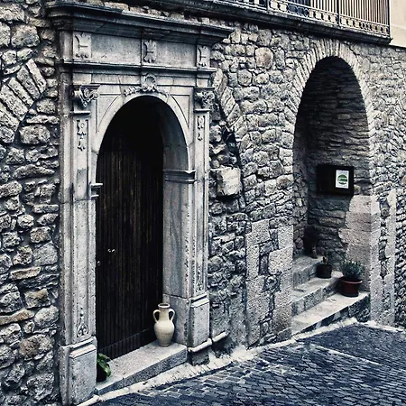 Del Borgo Πανδοχείο *